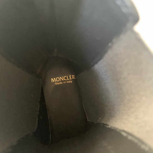 Moncler
Coralyne Chelsea boots - Picture 8 of 14